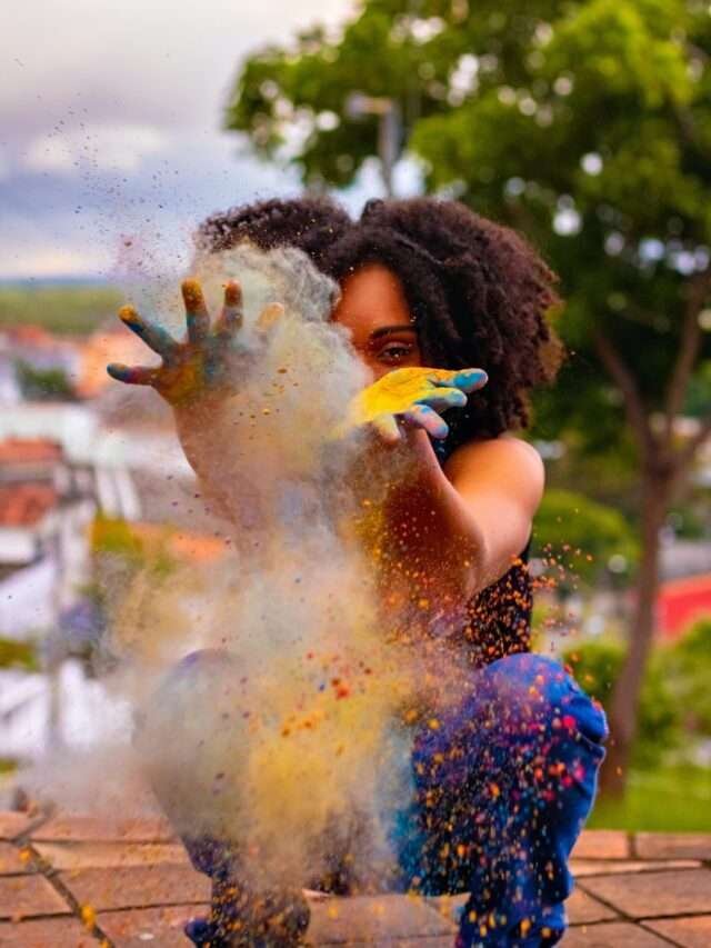 जाने उन देशों के बारें में जहां होली मनाई जाती है