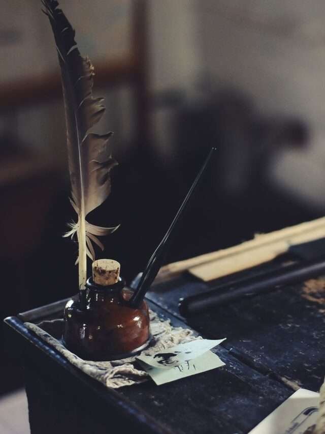 who wrote indian constitution in hindi