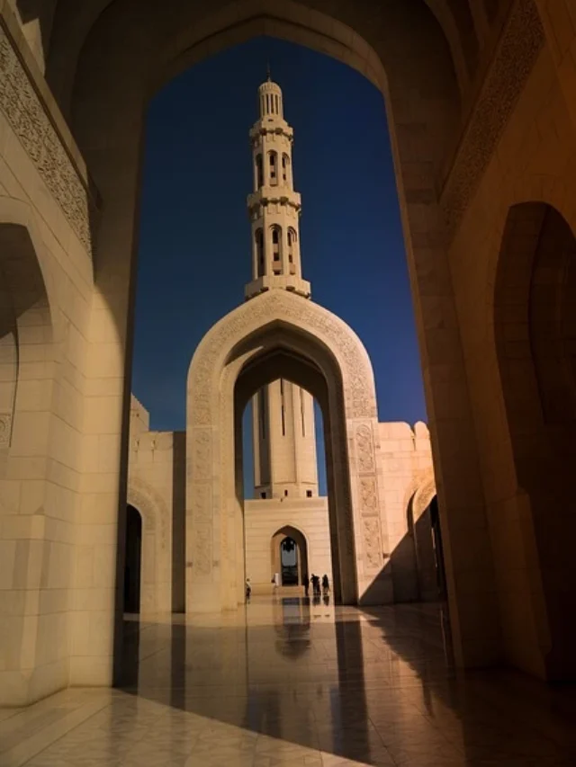 in deshon me aaj bhi hai rajaon ka shasan