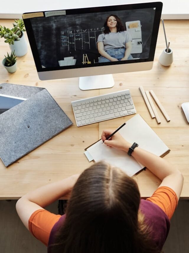 Government jobs after 12th in hindi