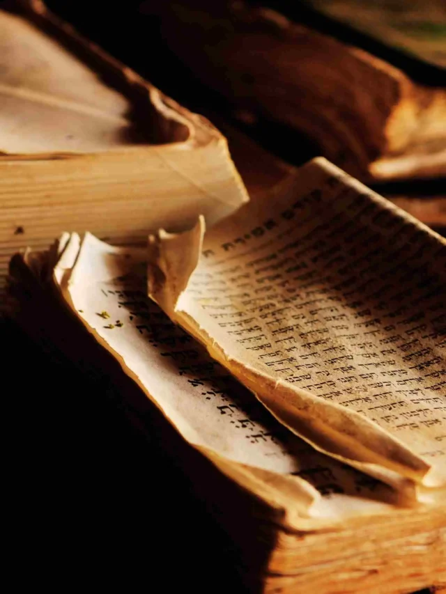 Difference Between Vedas and Upanishad in Hindi