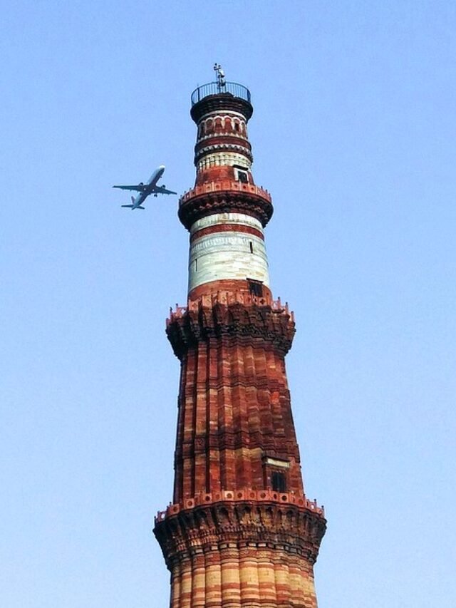 interesting facts about qutab minar hindi